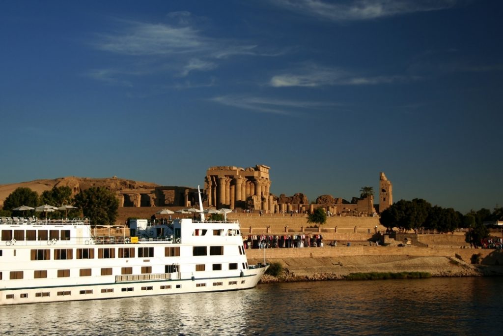 Luxor cruise